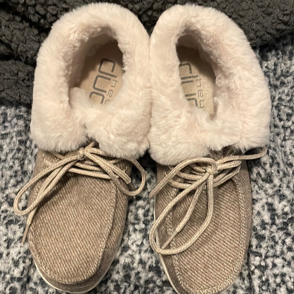 Hey dude shoes womens size seven great condition